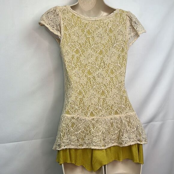 A’reve cream lace and green lace tunic top with scoop neck size small - Picture 10 of 13